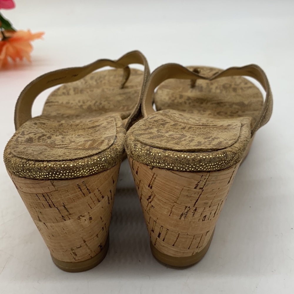 Stuart Weitzman gold wedge thong sandals size 7 MCW4035B - Picture 5 of 10